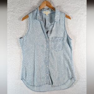 Cloth & Stone Light Blue Sleeveless Button Down Shirt